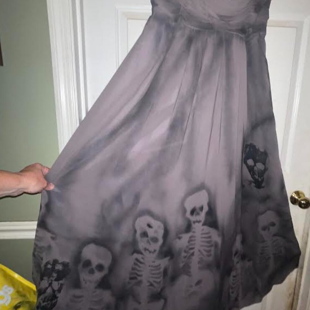 Perfect dress for your Spooky Halloween Soiree
